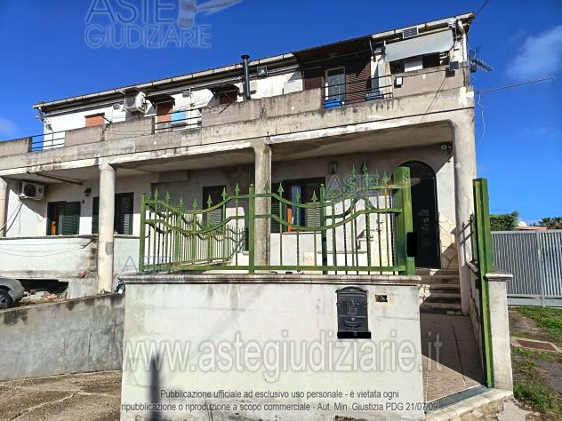 appartamento in vendita ad Aprilia in zona Fossignano