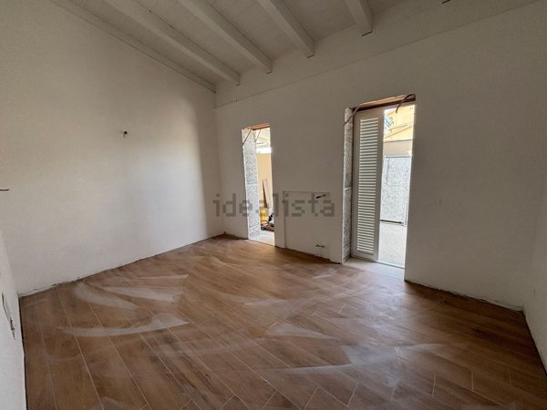 casa indipendente in vendita ad Aprilia in zona Cogna