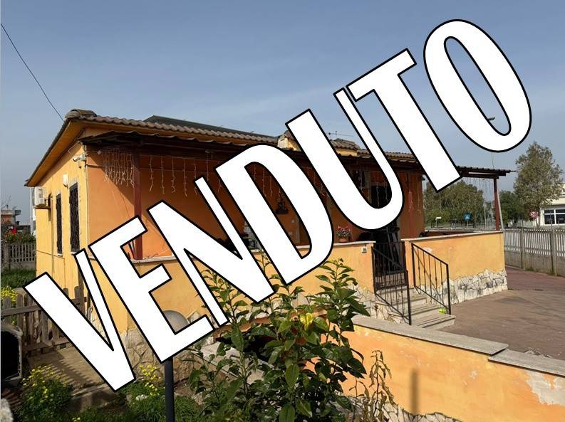 casa indipendente in vendita ad Aprilia in zona Riserva Nuova