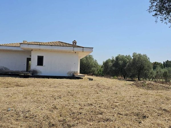 casa indipendente in vendita ad Aprilia in zona Campoverde