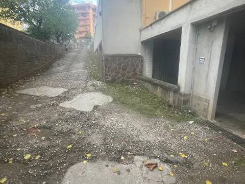 locale di sgombero in vendita ad Aprilia