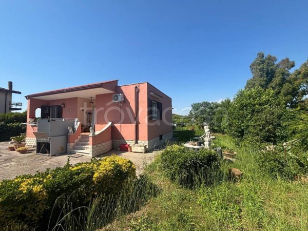 casa indipendente in vendita ad Aprilia in zona Campoverde