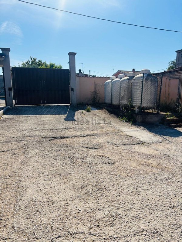 appartamento in vendita ad Aprilia in zona Cogna