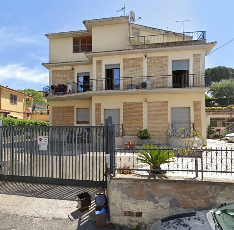 appartamento in vendita ad Aprilia in zona Campoleone