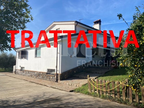 casa indipendente in vendita ad Aprilia