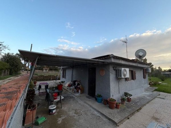 casa indipendente in vendita ad Aprilia in zona Pantanelle