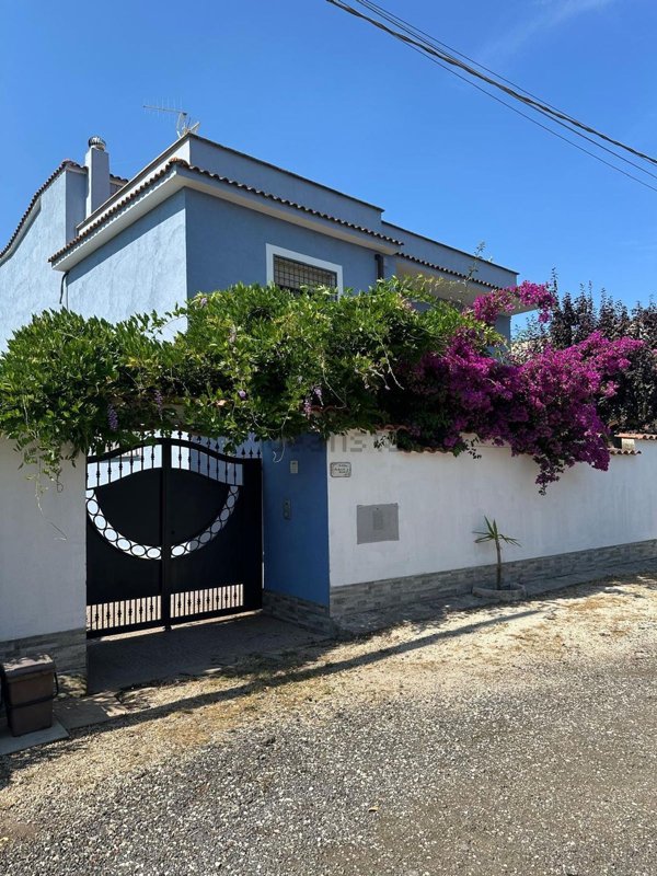 casa indipendente in vendita ad Aprilia
