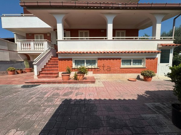 casa indipendente in vendita ad Aprilia