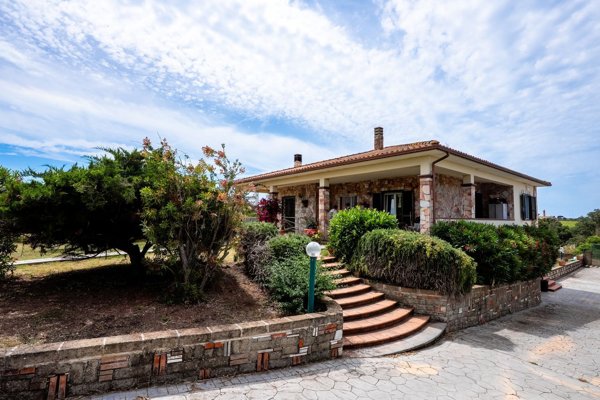 casa indipendente in vendita ad Aprilia