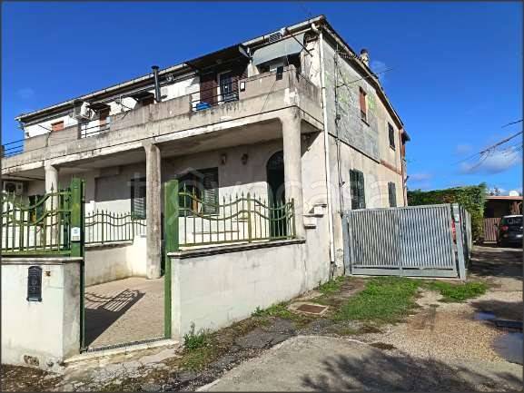 appartamento in vendita ad Aprilia in zona Fossignano