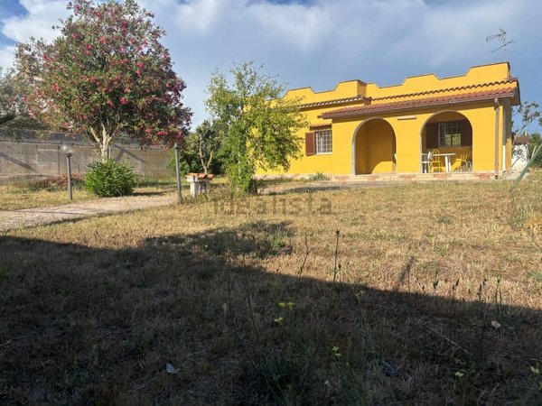 appartamento in vendita ad Aprilia in zona Cogna