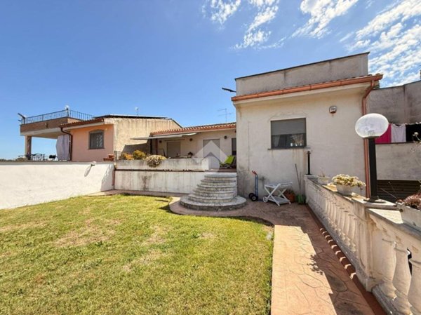 casa indipendente in vendita ad Aprilia in zona Pantanelle