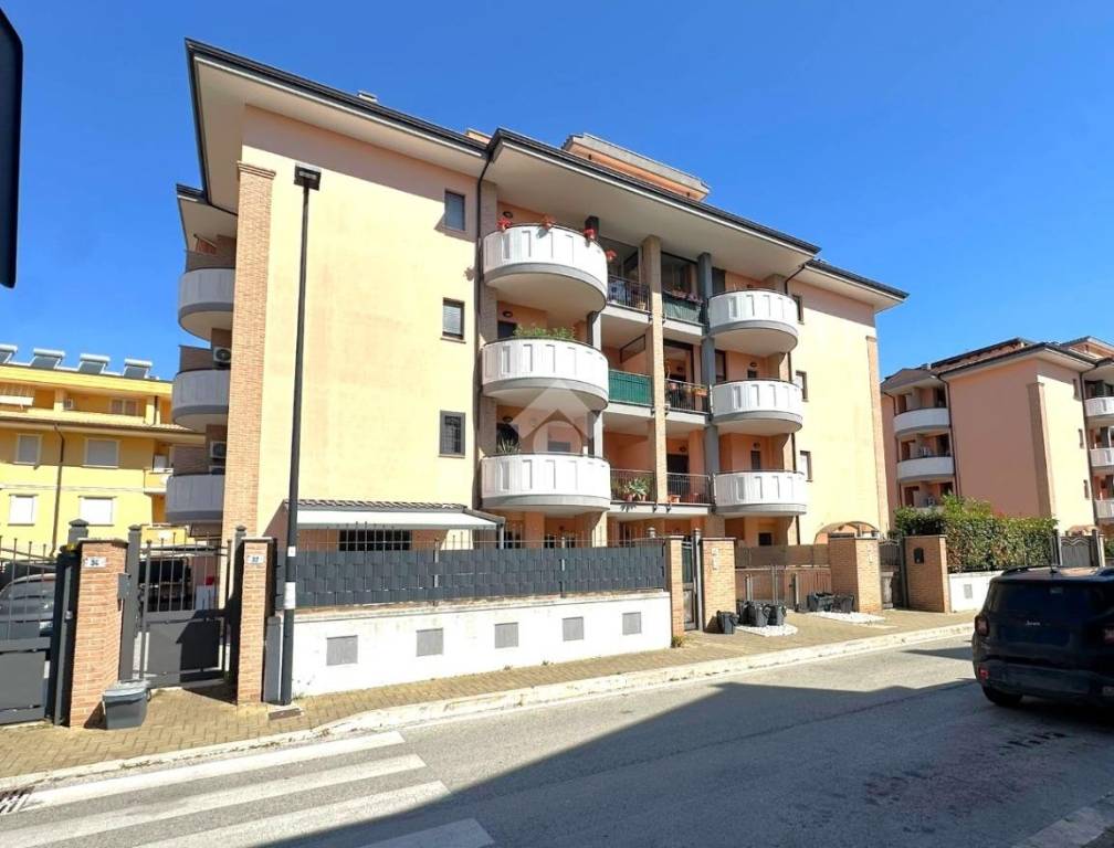 appartamento in vendita ad Aprilia