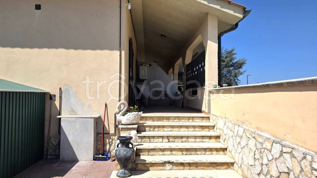 appartamento in vendita ad Aprilia in zona Fossignano