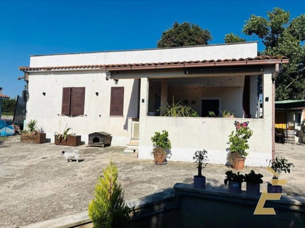 casa indipendente in vendita ad Aprilia in zona Cogna