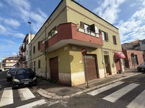 negozio in vendita ad Aprilia