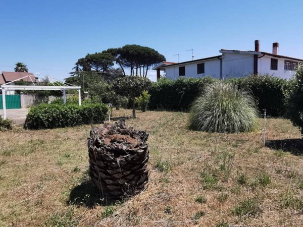 casa indipendente in vendita ad Aprilia in zona Pantanelle