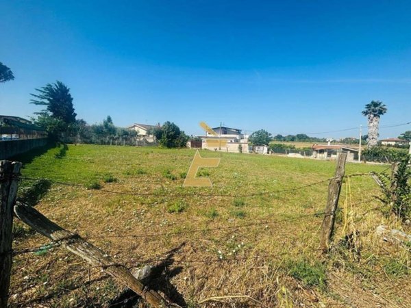 terreno in vendita ad Aprilia in zona Fossignano