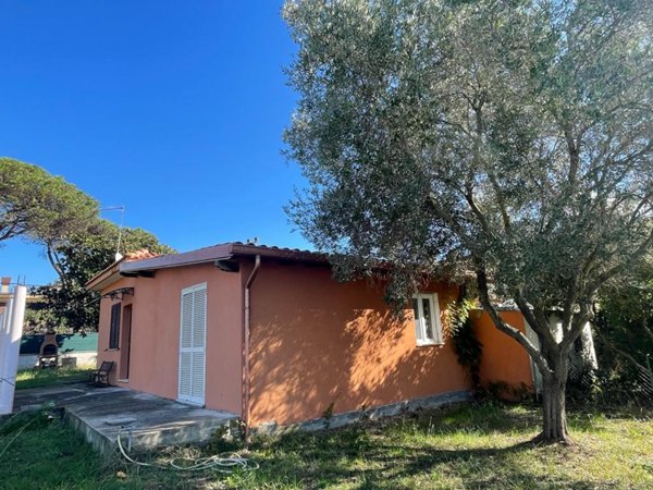 casa indipendente in vendita ad Aprilia