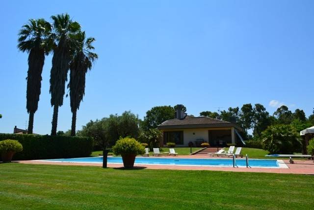 casa indipendente in vendita ad Aprilia in zona Campoverde