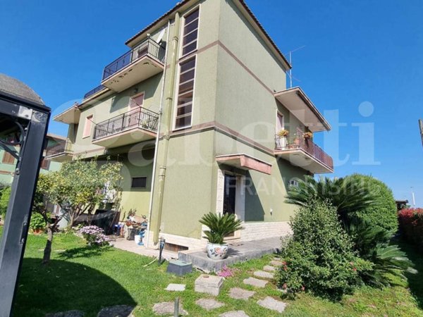casa indipendente in vendita ad Aprilia