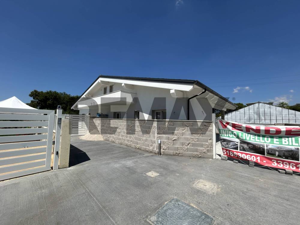 casa indipendente in vendita ad Aprilia