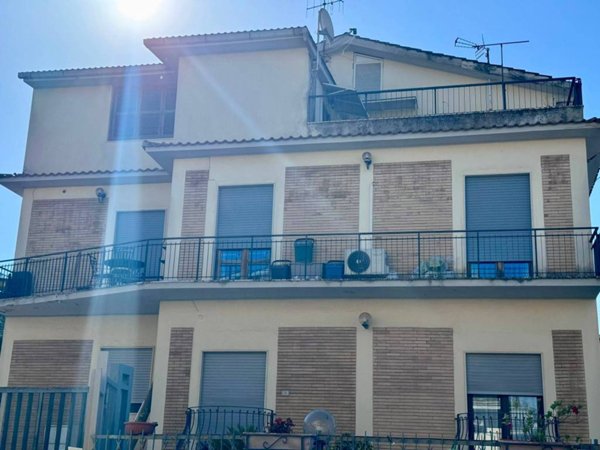 appartamento in vendita ad Aprilia in zona Campoleone