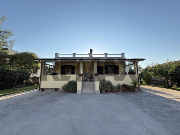 casa indipendente in vendita ad Aprilia