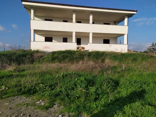 casa indipendente in vendita ad Aprilia
