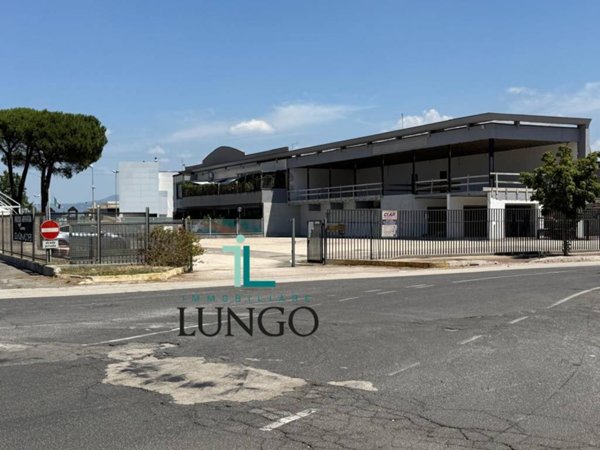 locale commerciale in vendita ad Aprilia