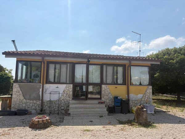 casa indipendente in vendita ad Aprilia