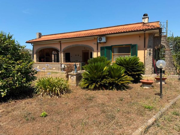 casa indipendente in vendita ad Aprilia