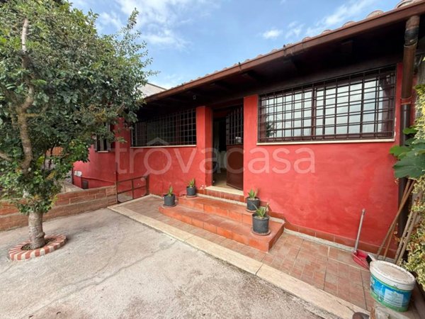 casa indipendente in vendita ad Aprilia in zona Pantanelle