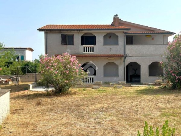 casa indipendente in vendita ad Aprilia