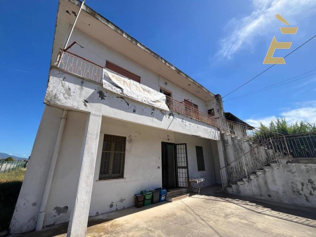 casa indipendente in vendita ad Aprilia