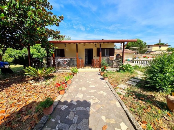 casa indipendente in vendita ad Aprilia