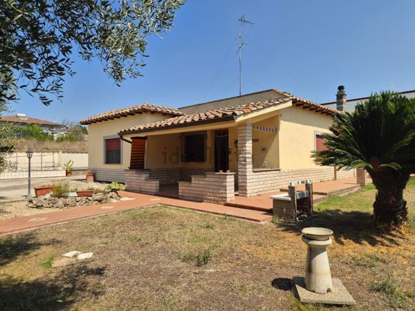casa indipendente in vendita ad Aprilia