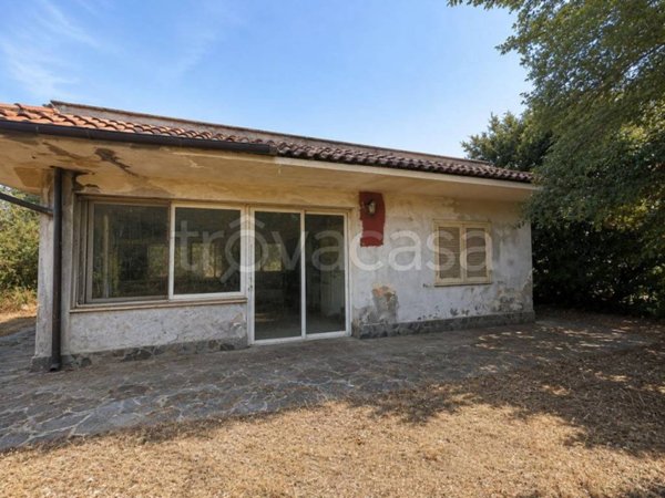 casa indipendente in vendita ad Aprilia in zona Genio Civile