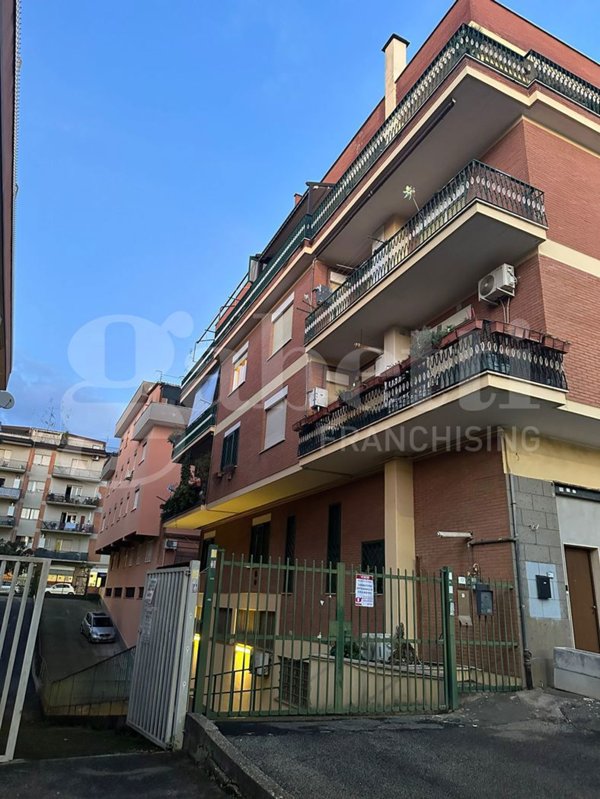 locale commerciale in vendita ad Aprilia