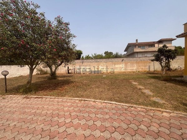 casa indipendente in vendita ad Aprilia in zona Cogna