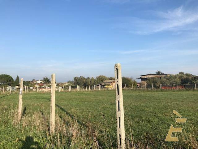 terreno in vendita ad Aprilia