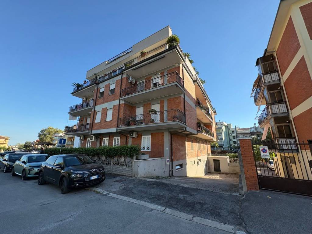 appartamento in vendita ad Aprilia