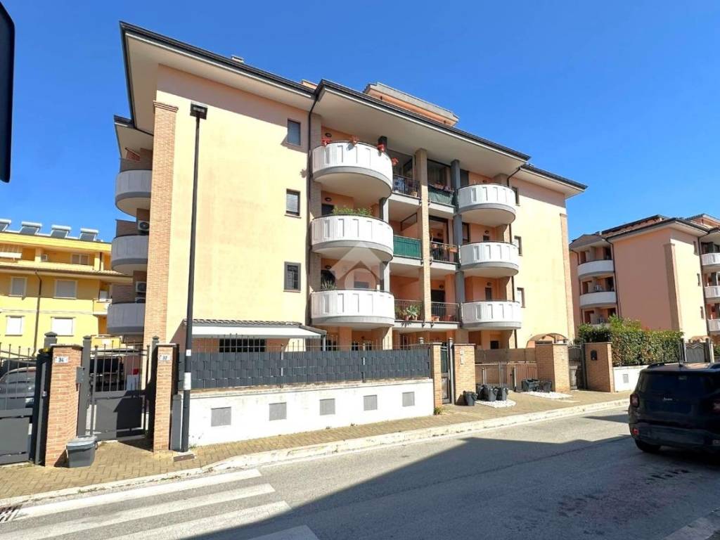 appartamento in vendita ad Aprilia
