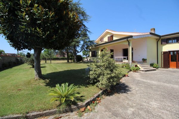 casa indipendente in vendita ad Aprilia