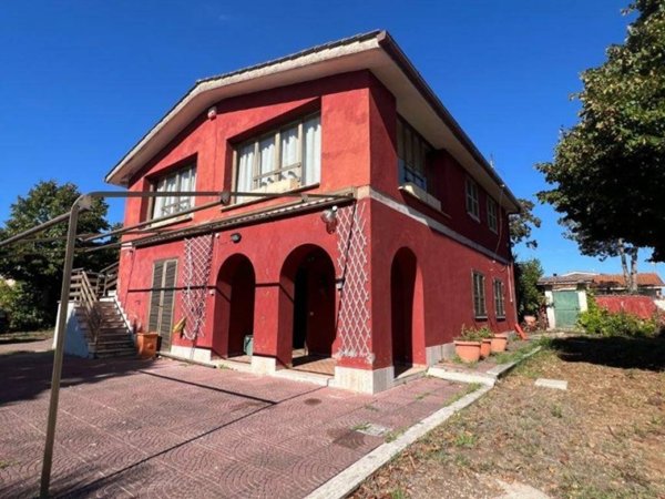 casa indipendente in vendita ad Aprilia in zona Cogna