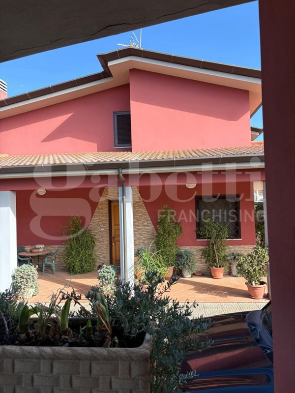 casa indipendente in vendita ad Aprilia