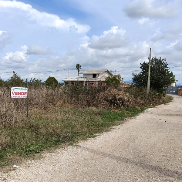 terreno in vendita ad Aprilia in zona Cogna