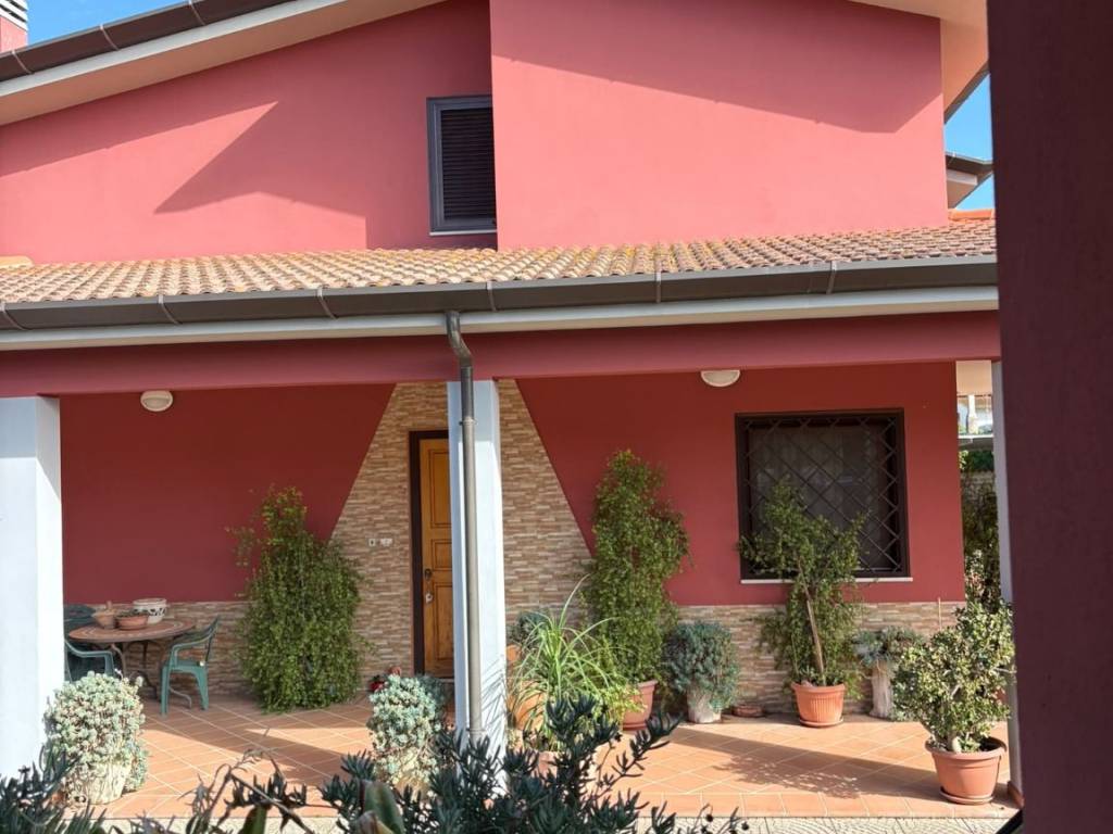 casa indipendente in vendita ad Aprilia