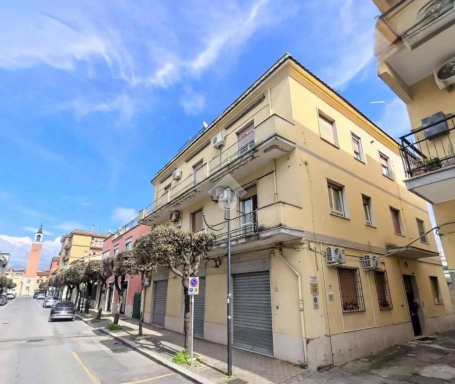 appartamento in vendita ad Aprilia