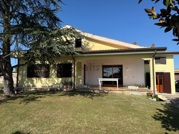 casa indipendente in vendita ad Aprilia